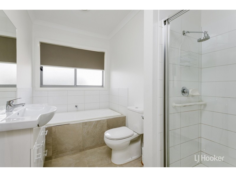 3/39 La Rochelle Boulevard, Point Cook VIC 3030