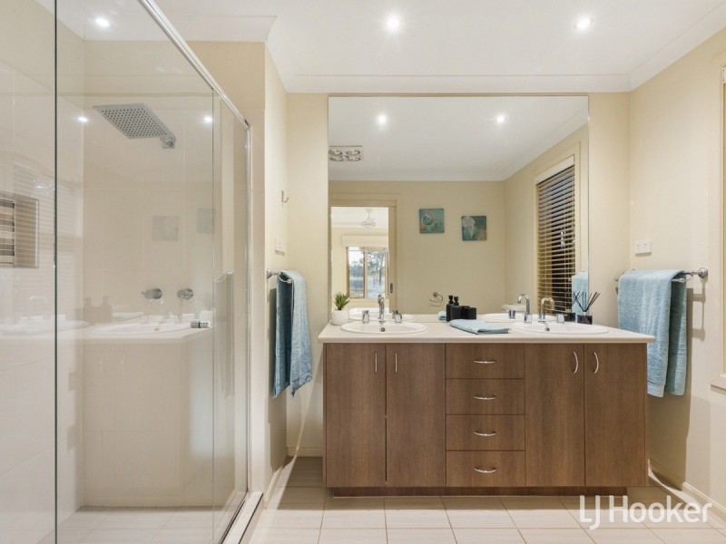 37 Peppertree Drive, Point Cook VIC 3030