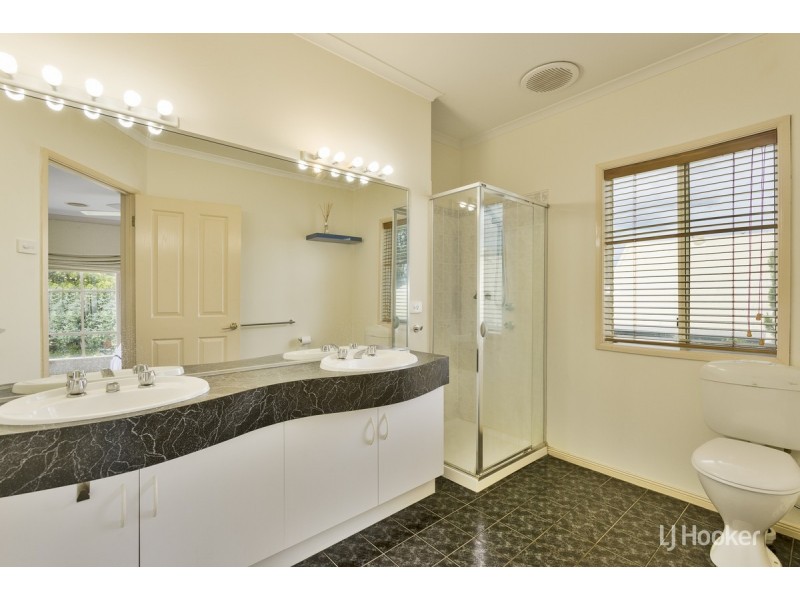 13 Cropley Court, Seabrook VIC 3028