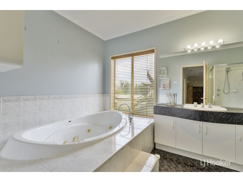 13 Cropley Court, Seabrook VIC 3028