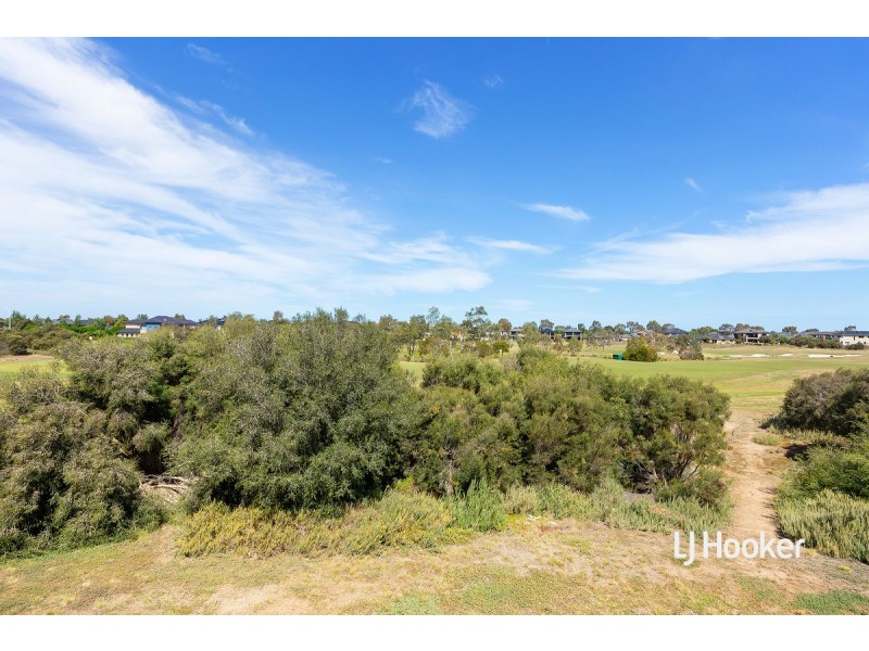 9/110 Sanctuary Lakes North Boulevard, Sanctuary Lakes VIC 3030