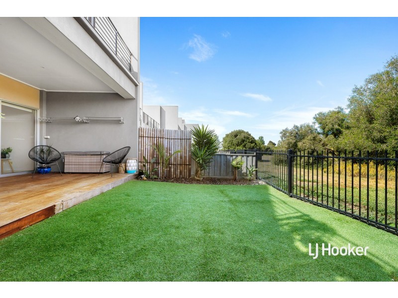 9/110 Sanctuary Lakes North Boulevard, Sanctuary Lakes VIC 3030