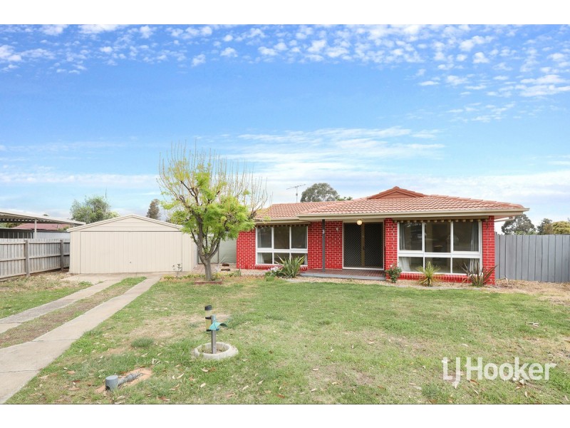 3 Landau Place, Melton West VIC 3337