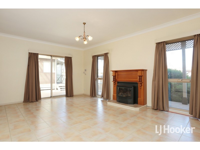 6 The Promenade, Point Cook VIC 3030