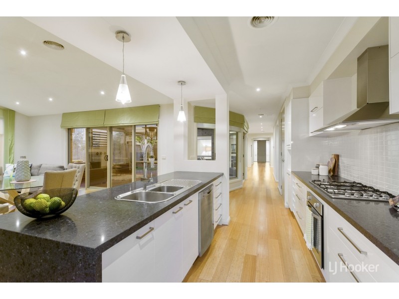 12 Lincoln Heath Boulevard, Point Cook VIC 3030