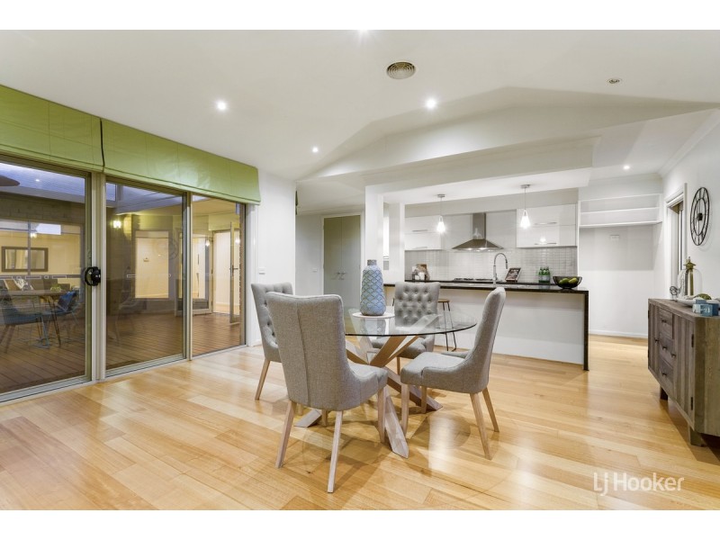 12 Lincoln Heath Boulevard, Point Cook VIC 3030