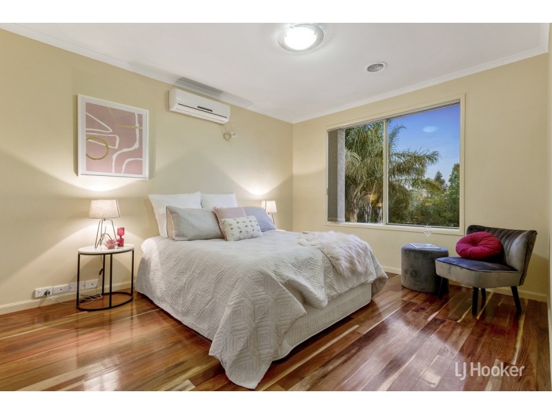 16 The Avenue, Caroline Springs VIC 3023