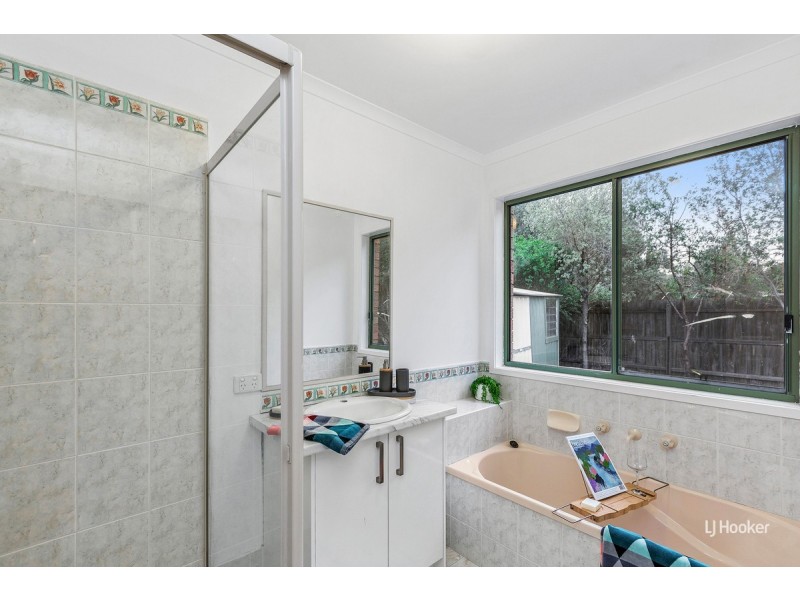 13 Willowgreen Way, Point Cook VIC 3030