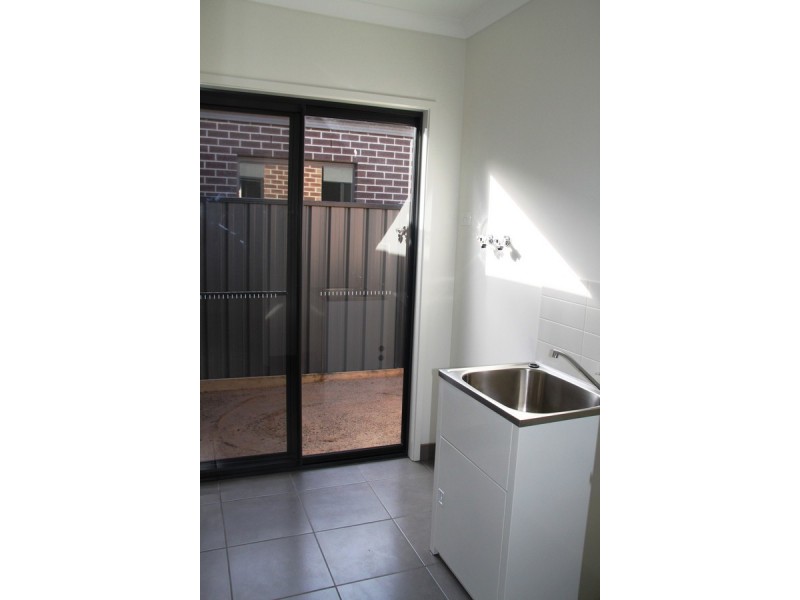 33 Terrene Terrace, Point Cook VIC 3030