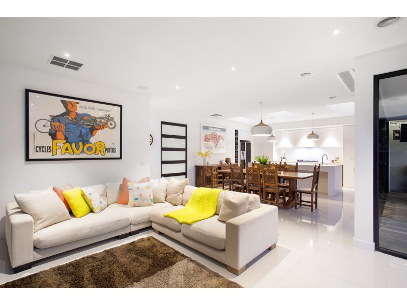 18 Curlew Avenue, Altona VIC 3018