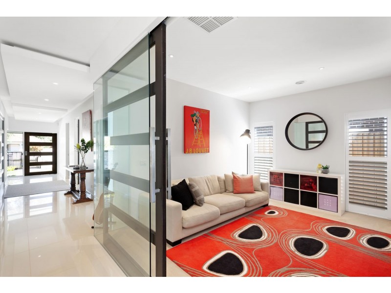 18 Curlew Avenue, Altona VIC 3018