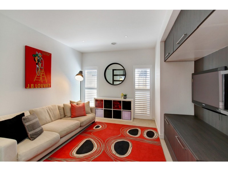 18 Curlew Avenue, Altona VIC 3018