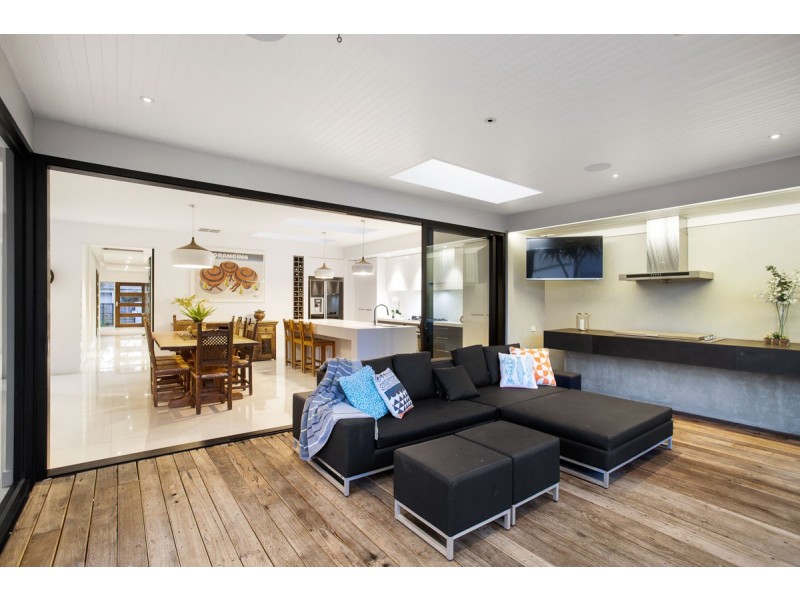 18 Curlew Avenue, Altona VIC 3018