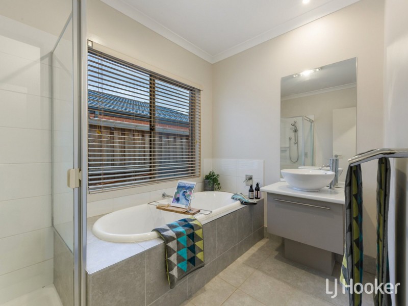 30 Lockheed Parade, Point Cook VIC 3030