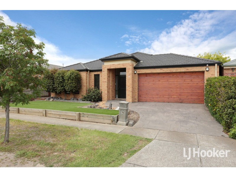16 Creswick Drive, Point Cook VIC 3030