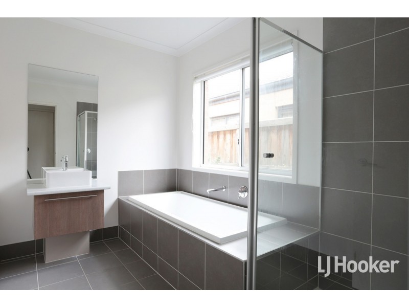 58 Spectacle Crescent, Point Cook VIC 3030