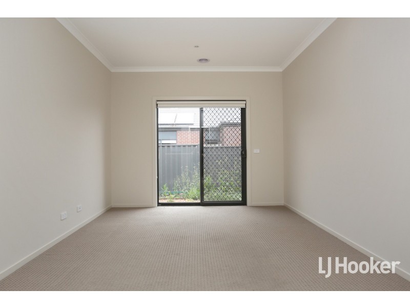 36 Bregman Esplanade, Wyndham Vale VIC 3024
