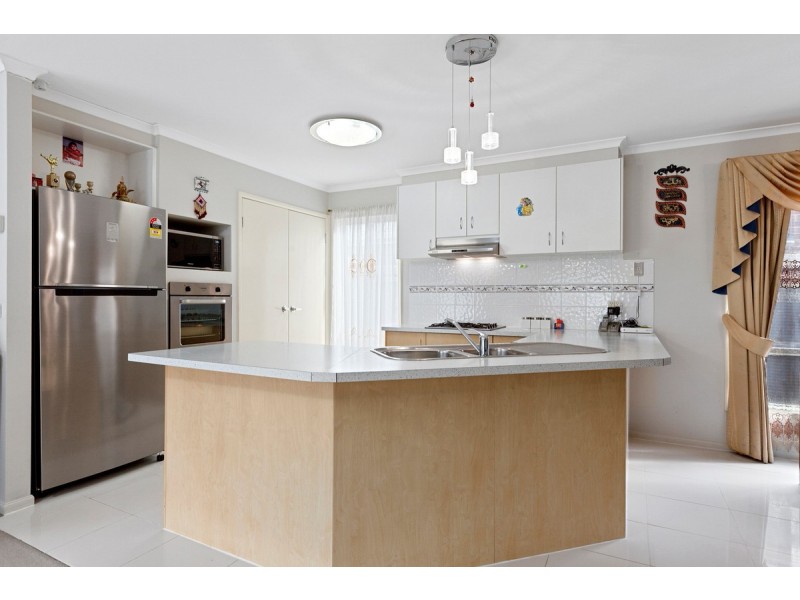 13 Aviemore Way, Point Cook VIC 3030