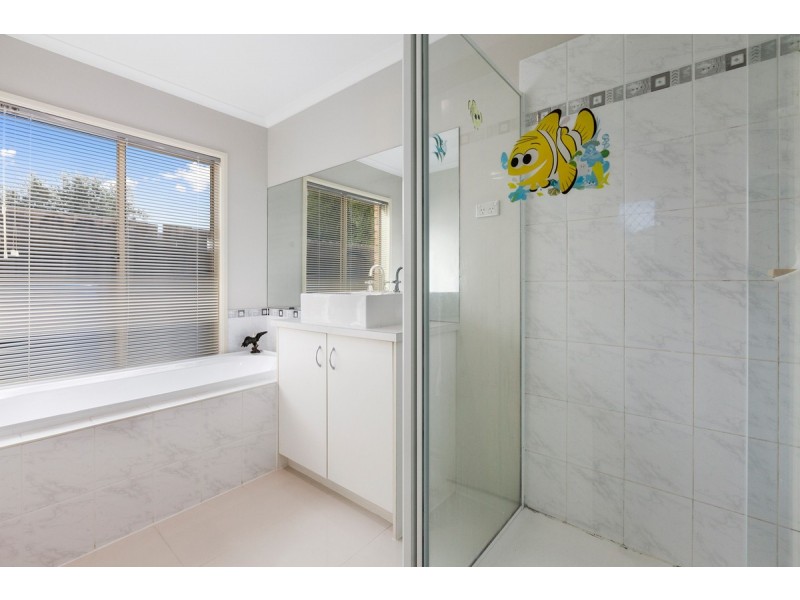 13 Aviemore Way, Point Cook VIC 3030