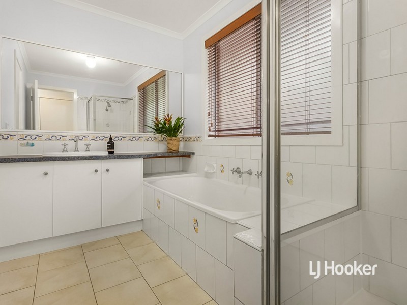 25 Truganina Avenue, Seabrook VIC 3028