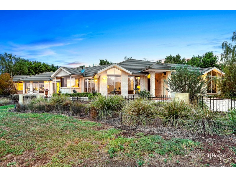 4 The Point, Sanctuary Lakes VIC 3030