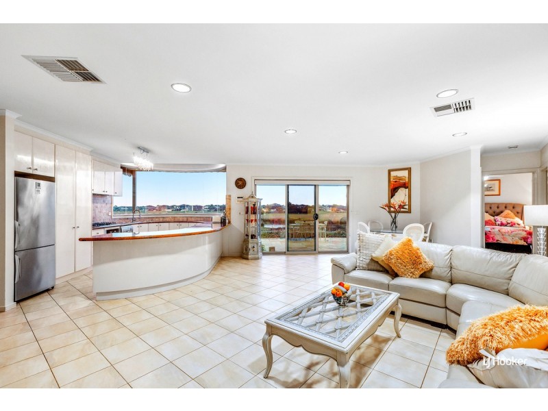 4 The Point, Sanctuary Lakes VIC 3030