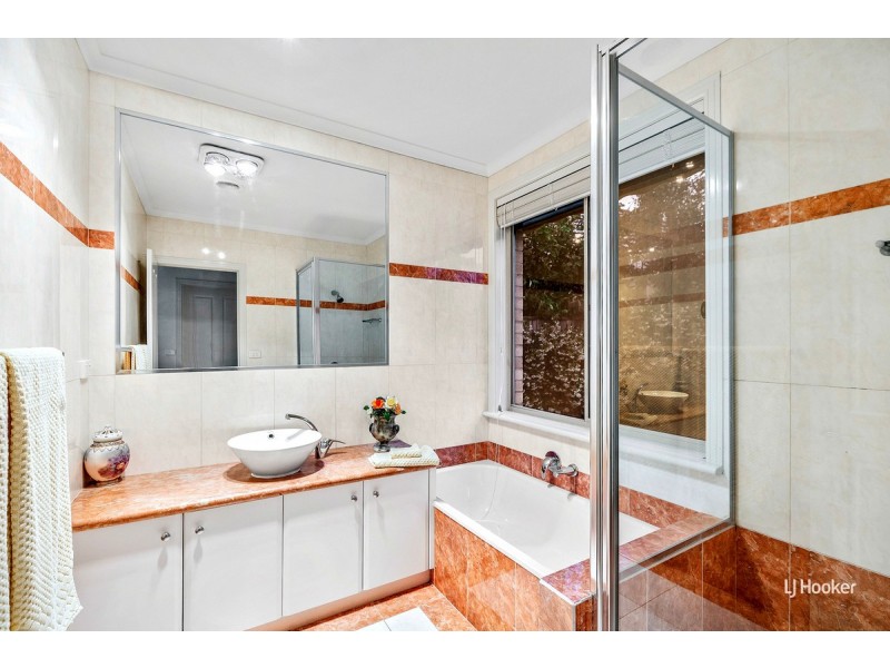 4 The Point, Sanctuary Lakes VIC 3030