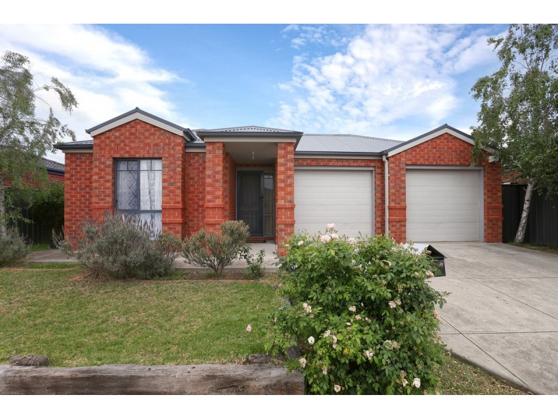 9 Lindsay Gardens, Point Cook VIC 3030