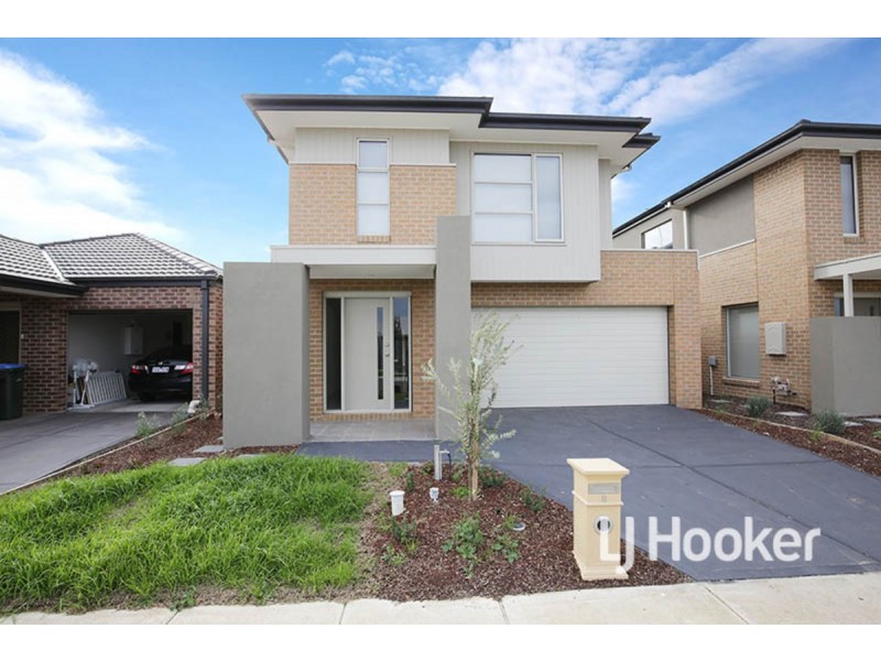 8 Living Crescent, Point Cook VIC 3030