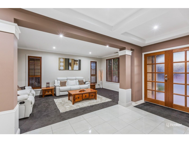 2 Banilla Close, Point Cook VIC 3030