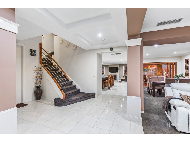 2 Banilla Close, Point Cook VIC 3030
