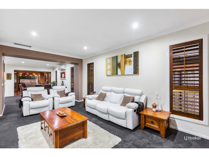 2 Banilla Close, Point Cook VIC 3030