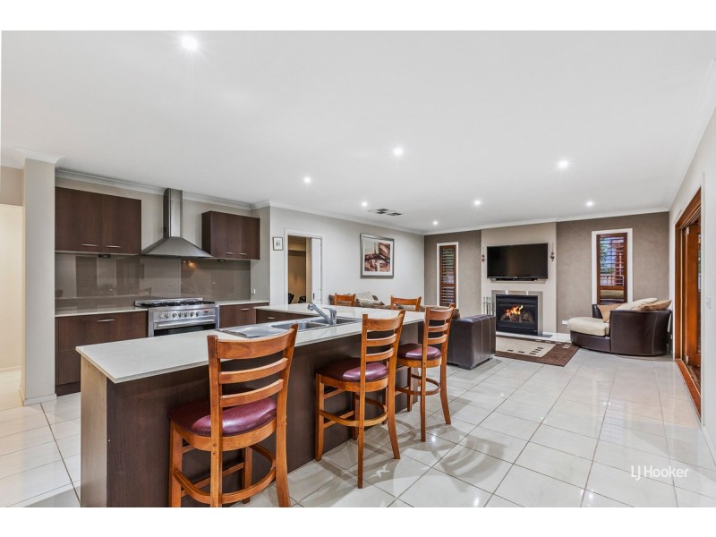 2 Banilla Close, Point Cook VIC 3030