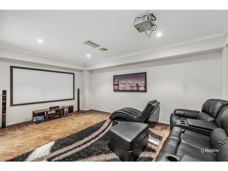 2 Banilla Close, Point Cook VIC 3030