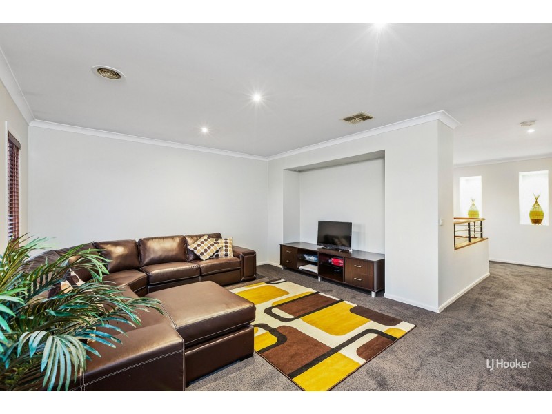2 Banilla Close, Point Cook VIC 3030