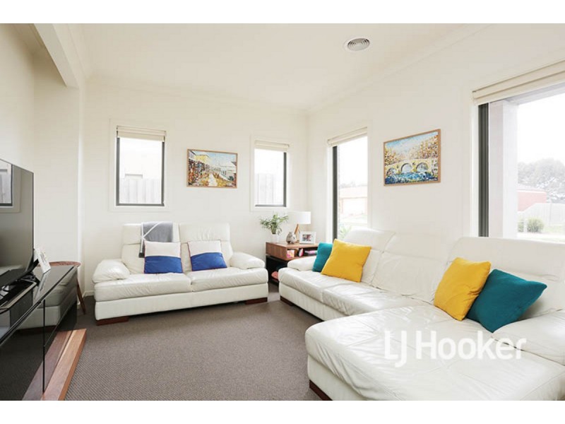 24 Kingsley Avenue, Point Cook VIC 3030