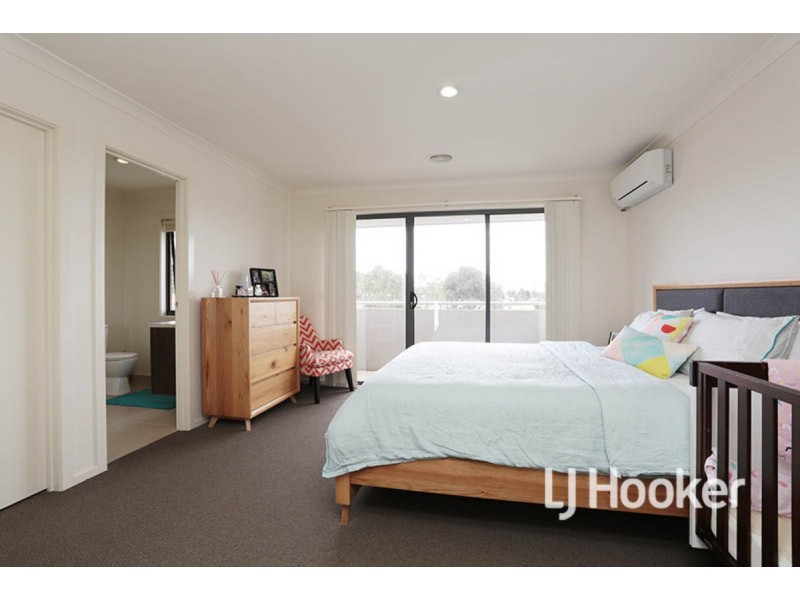 24 Kingsley Avenue, Point Cook VIC 3030