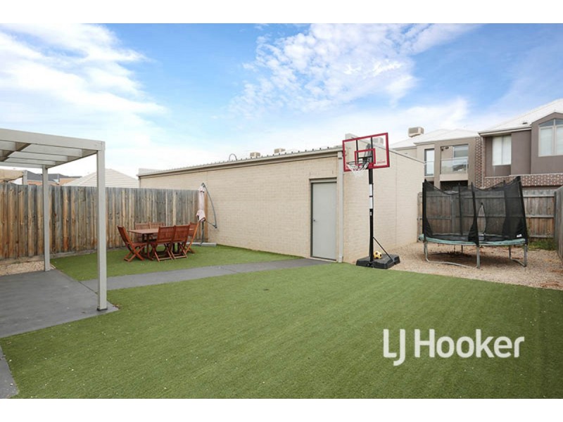 24 Kingsley Avenue, Point Cook VIC 3030