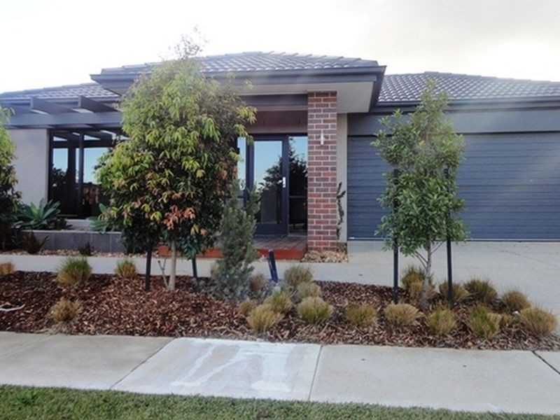 27 Citybay Drive, Point Cook VIC 3030