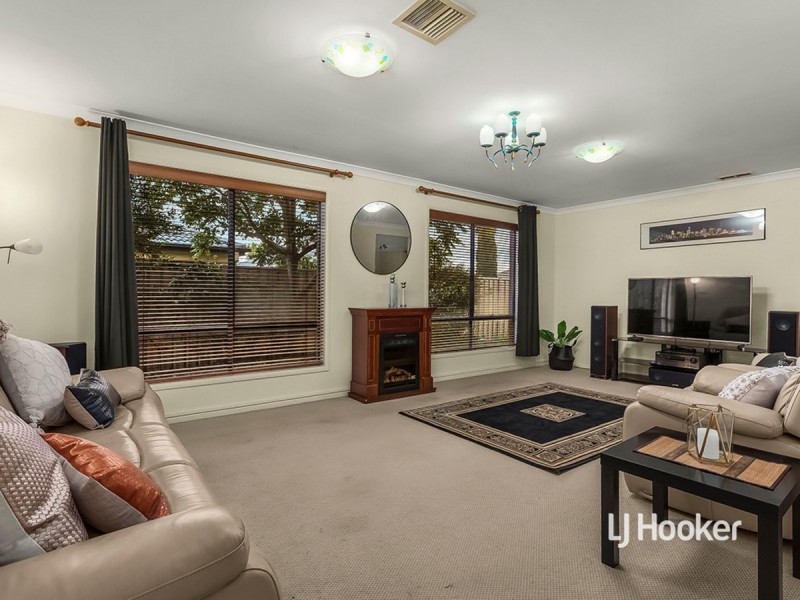20 Sumner Crescent, Point Cook VIC 3030