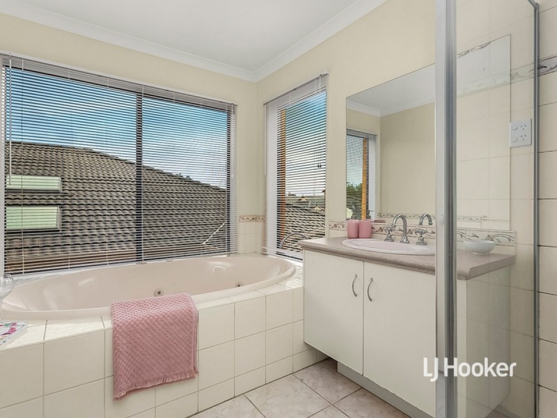 20 Sumner Crescent, Point Cook VIC 3030