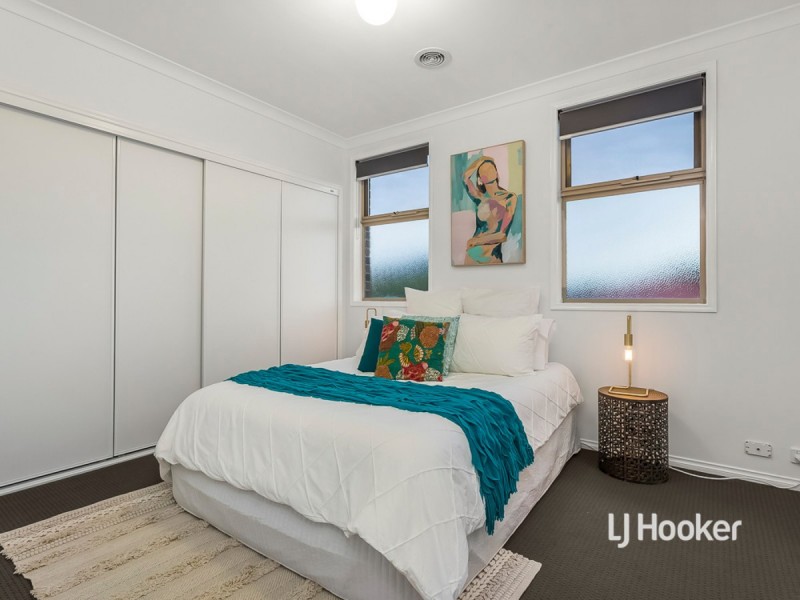 1/14 Mickleton Grove, Point Cook VIC 3030