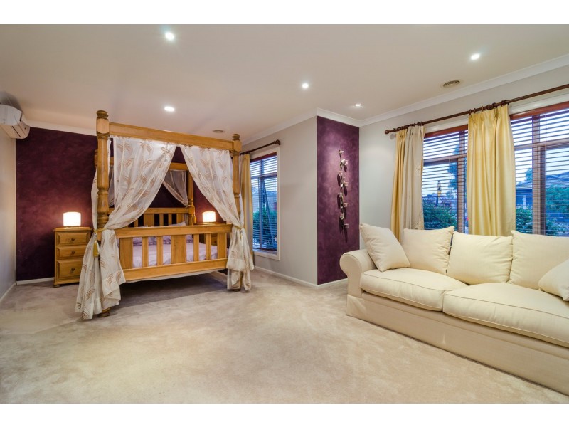 2 Villiers Drive, Point Cook VIC 3030