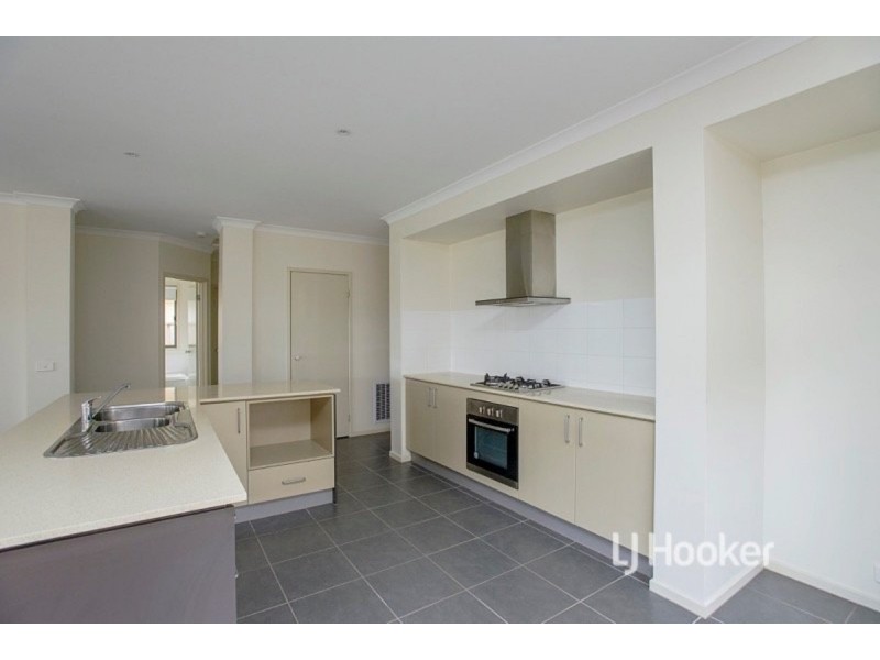 250 Sanctuary Lakes South Boulevar, Sanctuary Lakes VIC 3030