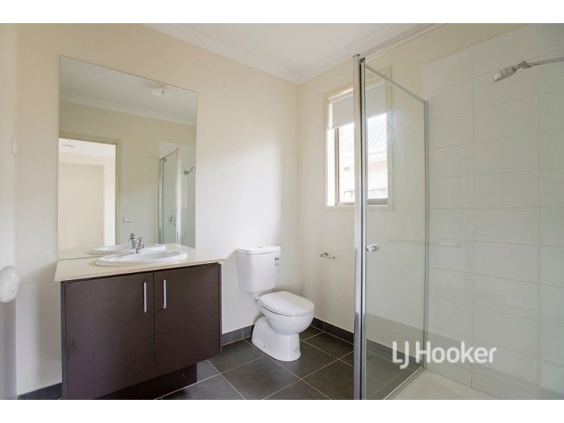 250 Sanctuary Lakes South Boulevar, Sanctuary Lakes VIC 3030