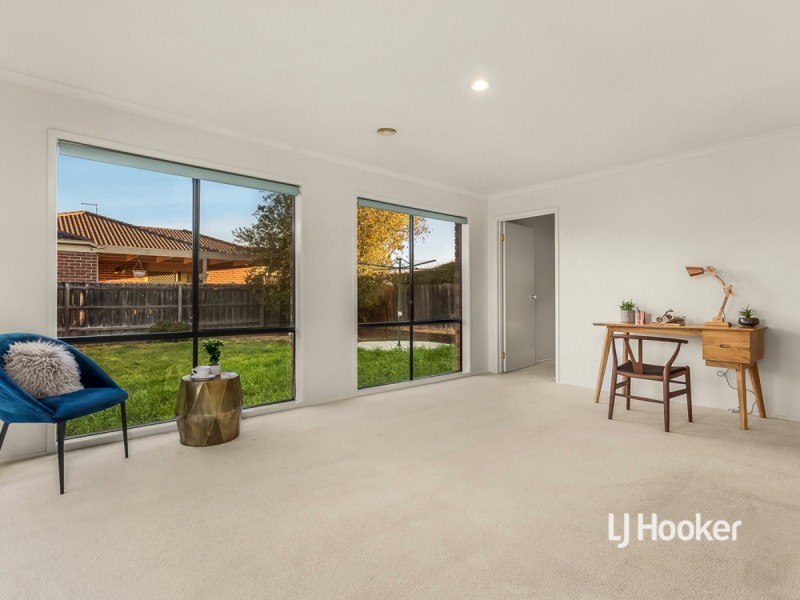 20 Hollington Crescent, Point Cook VIC 3030