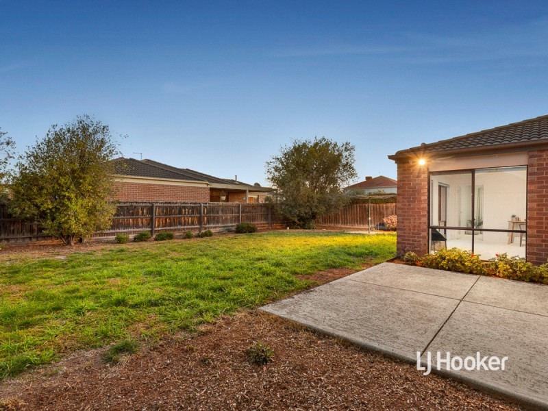 20 Hollington Crescent, Point Cook VIC 3030