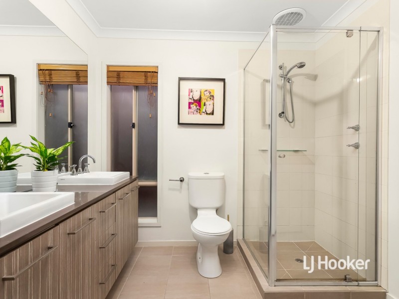 54 Kellerman Drive, Point Cook VIC 3030