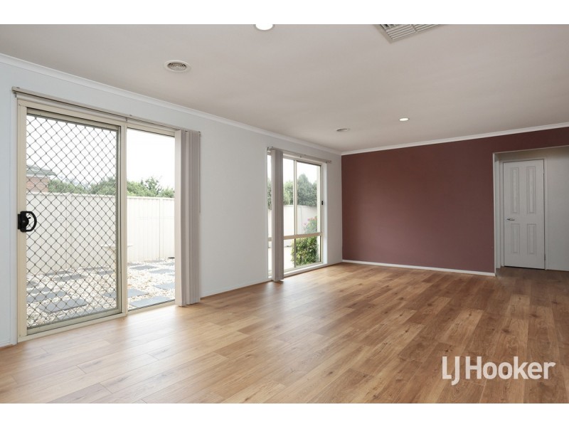 13 Dalkeith Drive, Point Cook VIC 3030