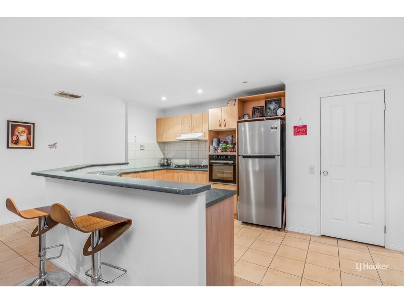 13 Brampton Close, Point Cook VIC 3030